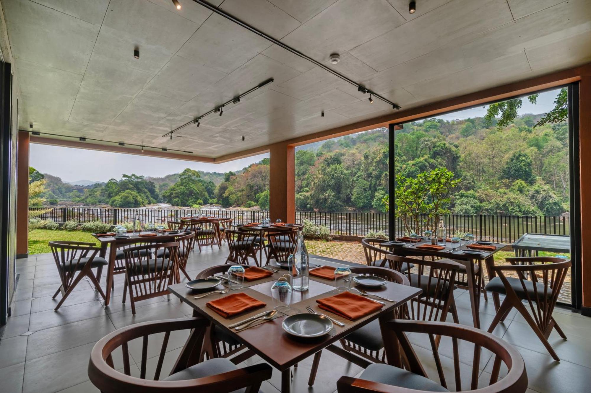 Sterling Athirappilly Kallana Exterior foto