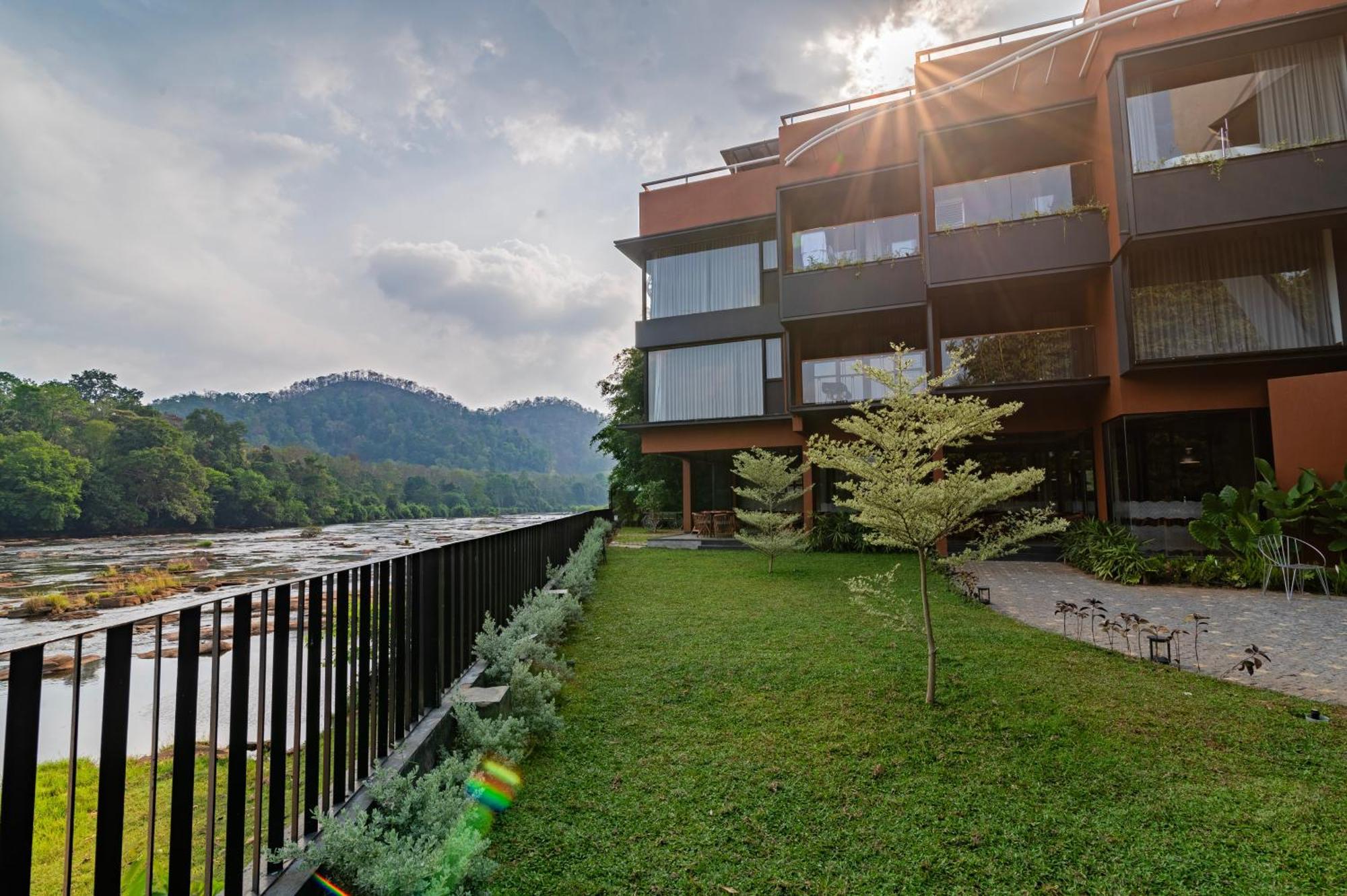 Sterling Athirappilly Kallana Exterior foto