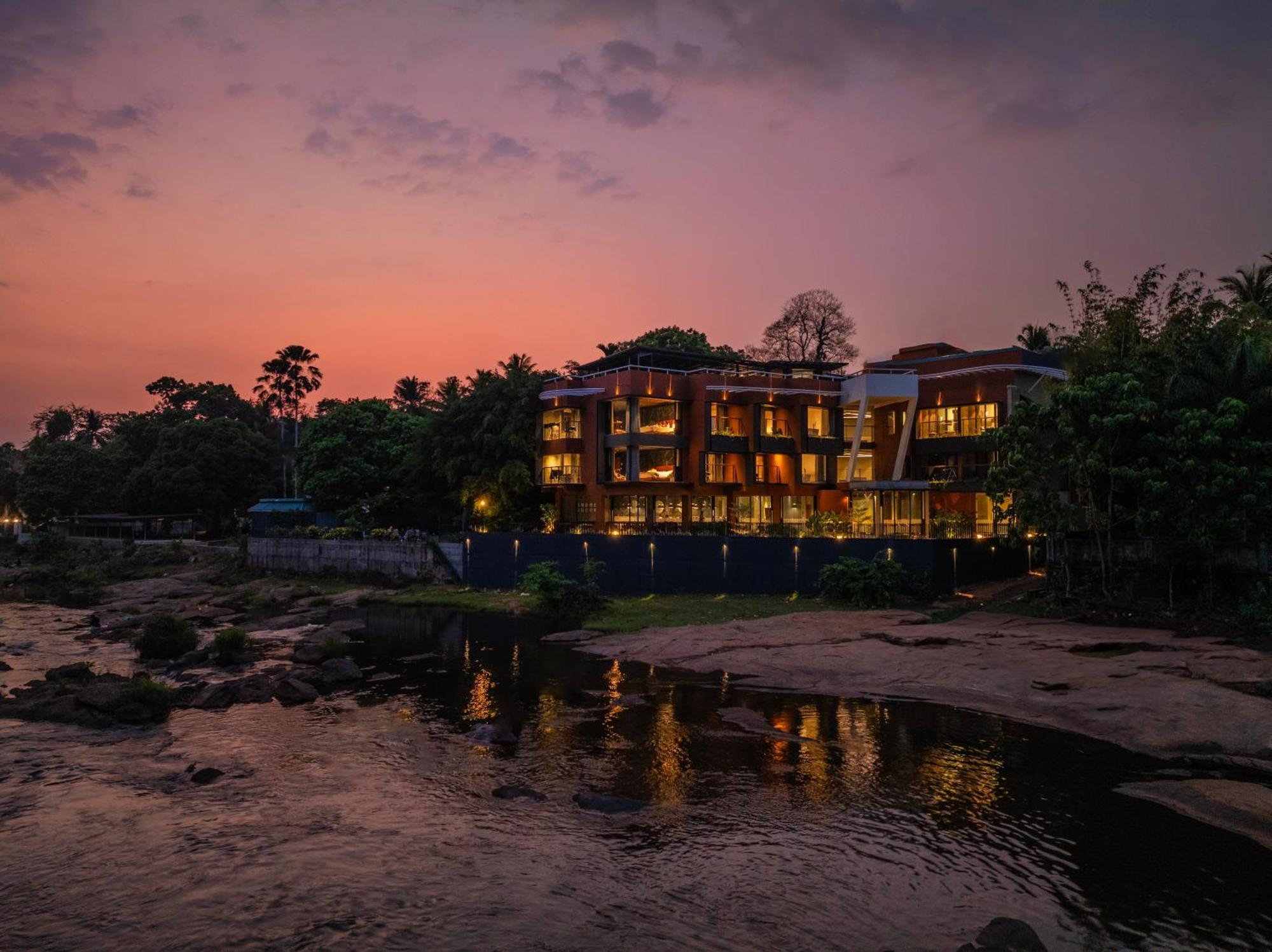 Sterling Athirappilly Kallana Exterior foto