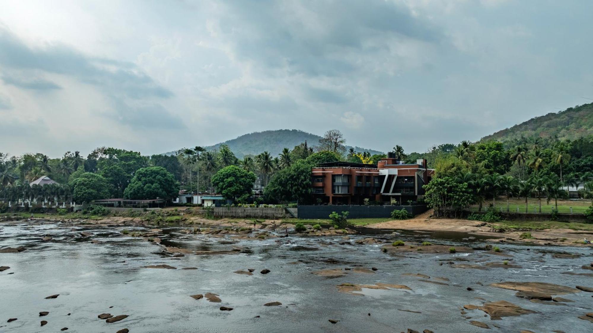 Sterling Athirappilly Kallana Exterior foto