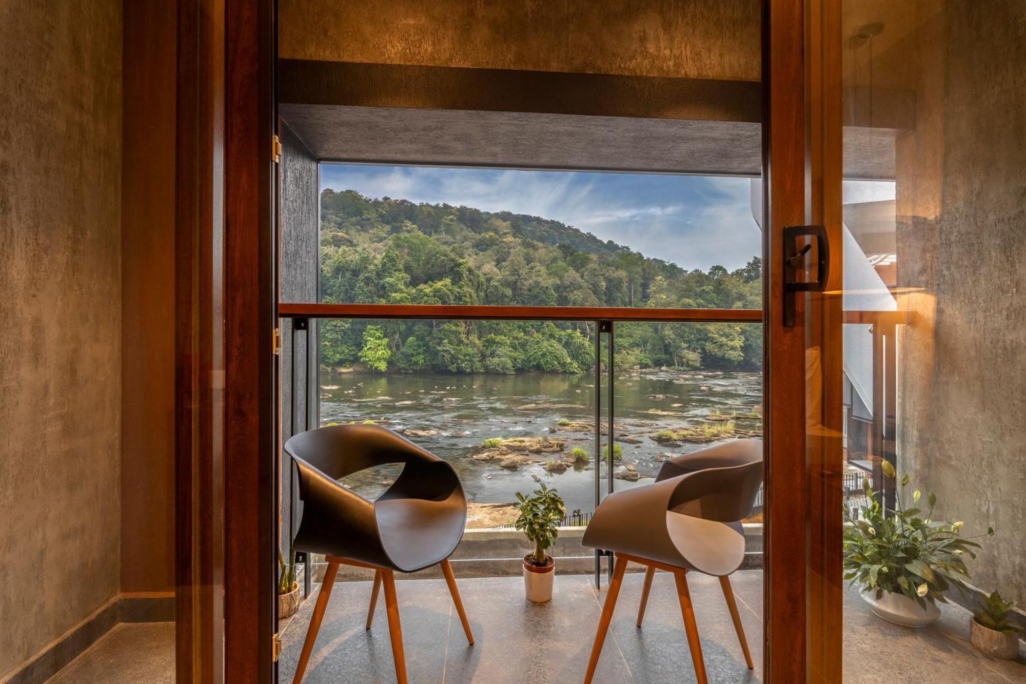 Sterling Athirappilly Kallana Exterior foto